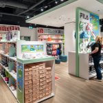 Wnętrze sklepu Deichmann w Galerii Echo w Kielcach.