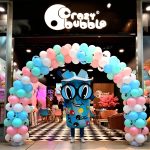 Wejście do sklepu Crazy Bubble w Galerii Echo w Kielcach, widok od strony korytarza