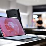 Wnętrze sklepu Samsung Brand Store w Galerii Echo w Kielcach.